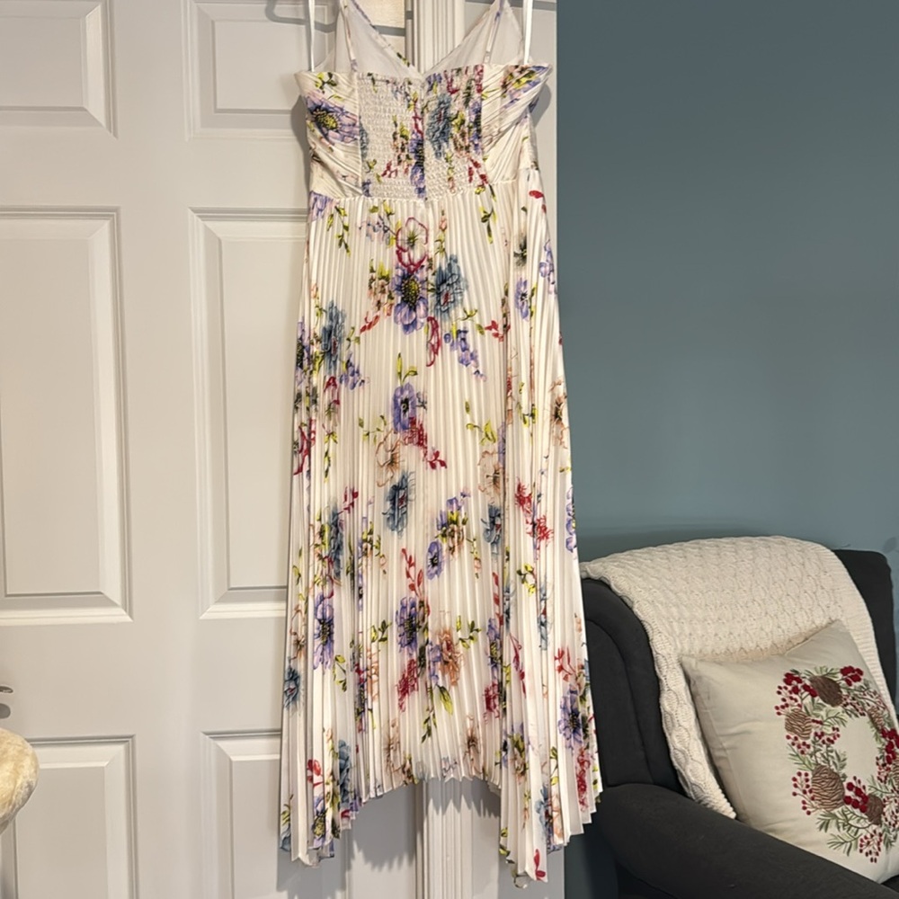 Gently Worn One Time For Literally Two Hours Sati… - image 2